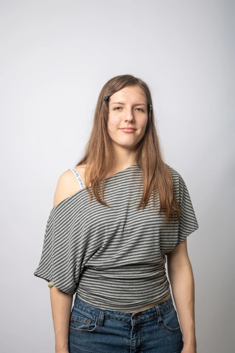 Fotografía de Quilla Quintana, Directora de Planning y Estrategia en KAI Creative Studio